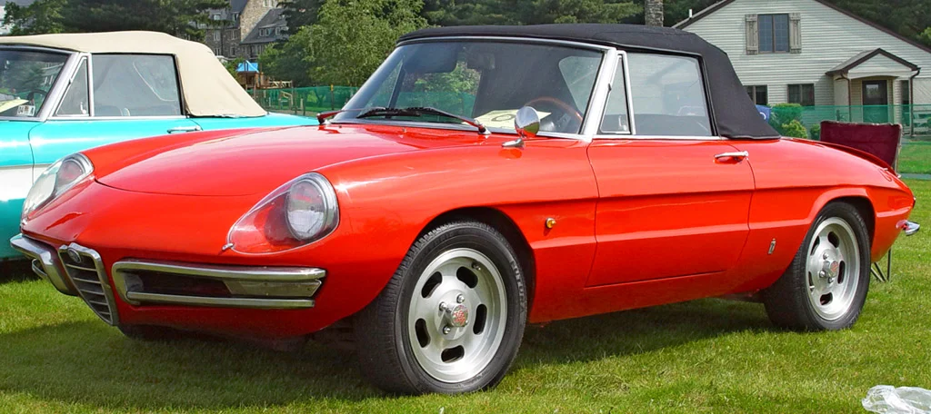 1967-Alfa-Romeo-Duetto-Red-Front-Angle-st.webp