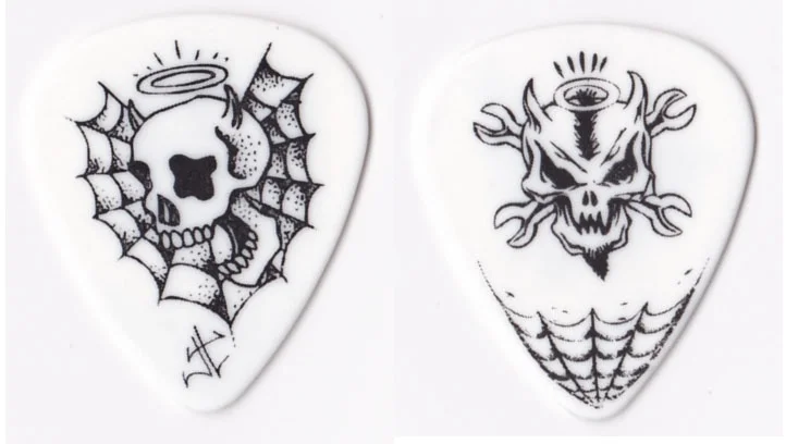 2010-james-hetfield-skull-angel-guitar-pick.webp