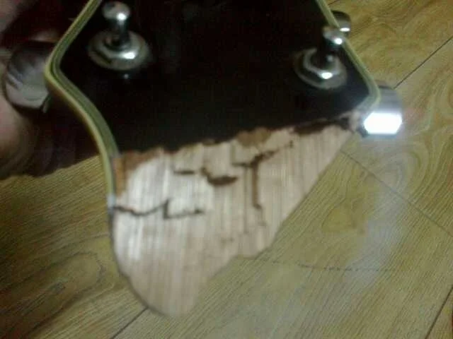 Gitarımın Başı Kırıldı | turkrock.com