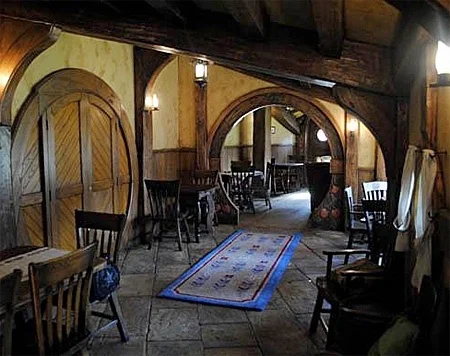 hobbitpub07.webp