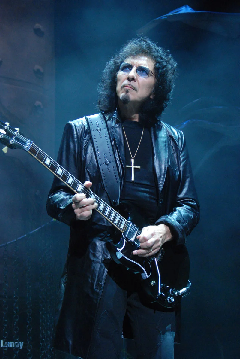 ny-Iommi_2009-06-11_Chicago_photoby_Adam-Bielawski.webp