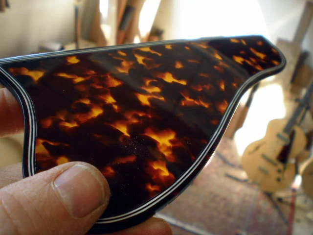 pickguard-tortoise.webp