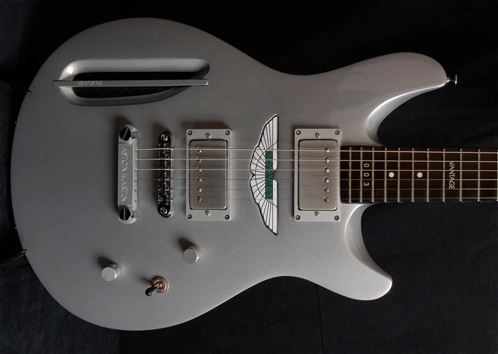 vantage-guitar-lg.webp