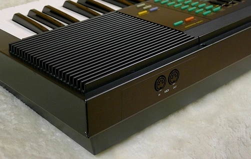 yamaha_psr-36_06.webp